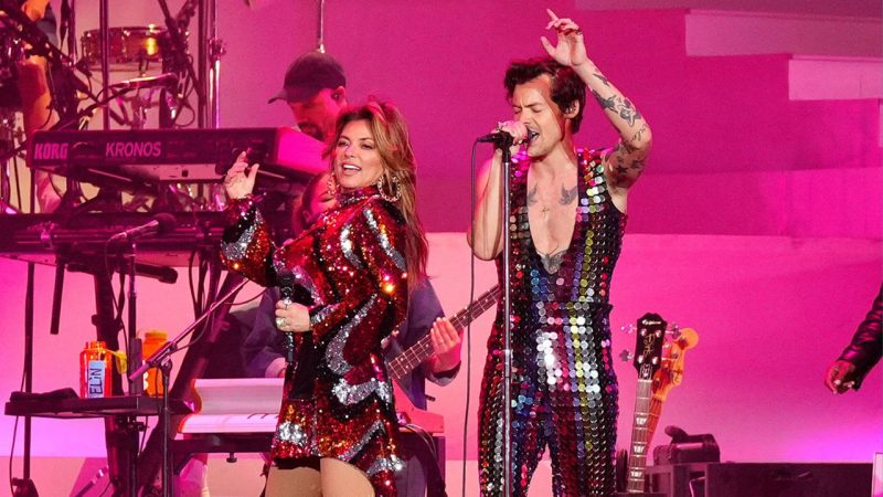 Shania Twain plans to collaborate with Harry Styles 
